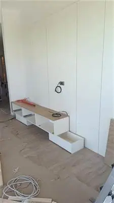 TV ünitesi için priz ve kablo hazırlığı